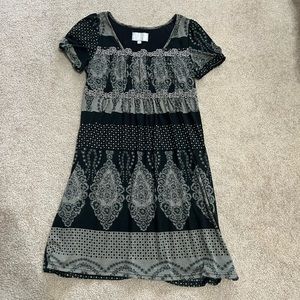 Cute black and gray dress!
